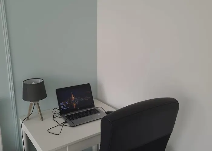 Le Regency, Appartement Familial Au Coeur Du Centre-Ville, Des Celebres Jardins Bioves, Et Seulement A 1 Minute A Pied De La Plage
