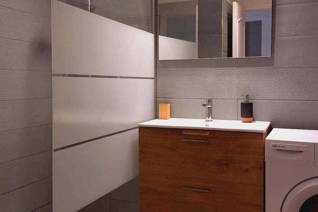 Immeuble Le Regency, 4 Pieces, 80 Metres De La Appartement *