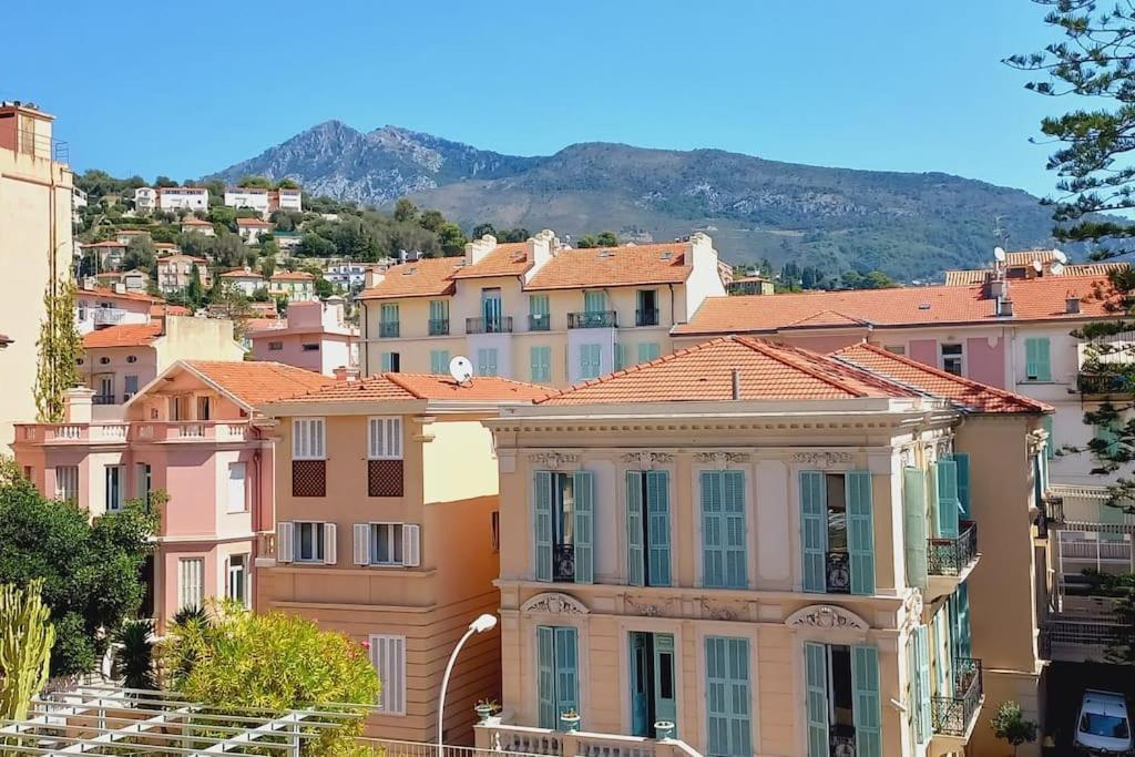 Le Regency, Appartement Familial Au Coeur Du Centre-Ville, Des Celebres Jardins Bioves, Et Seulement A 1 Minute A Pied De La Plage * Menton