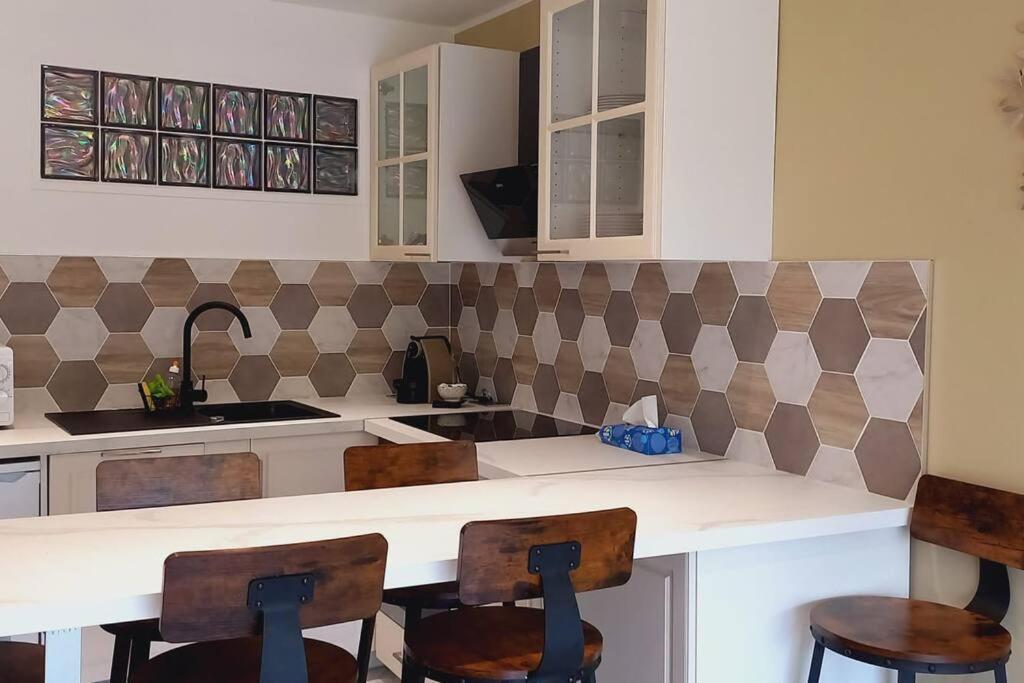 Immeuble Le Regency, 4 Pieces, 80 Metres De La Appartement Menton