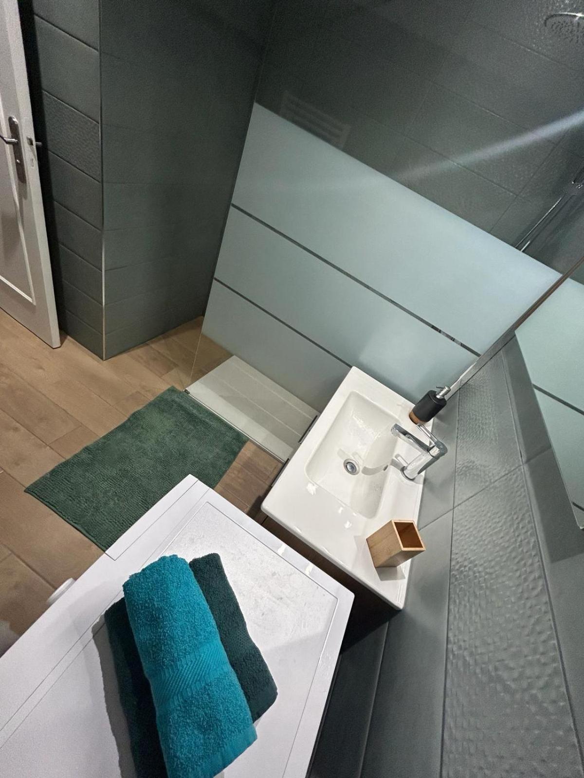 Immeuble Le Regency, 4 Pieces, 80 Metres De La Menton