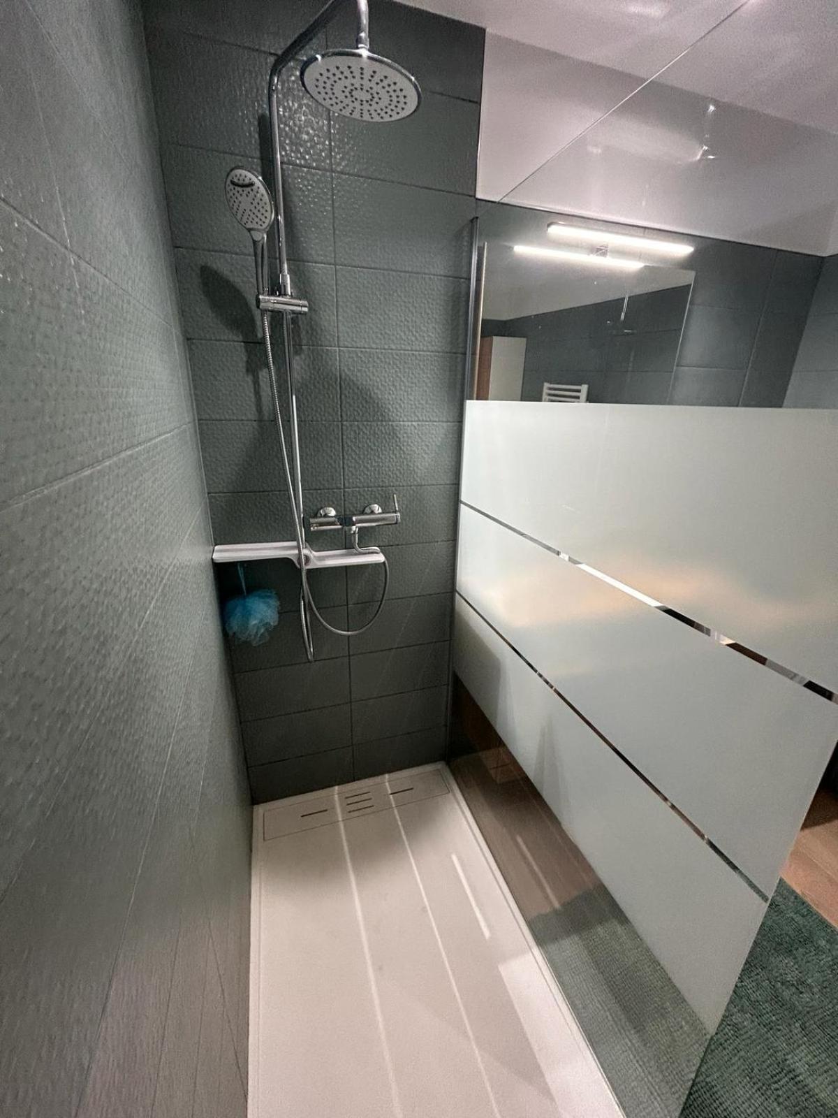 Immeuble Le Regency, 4 Pieces, 80 Metres De La Appartement *