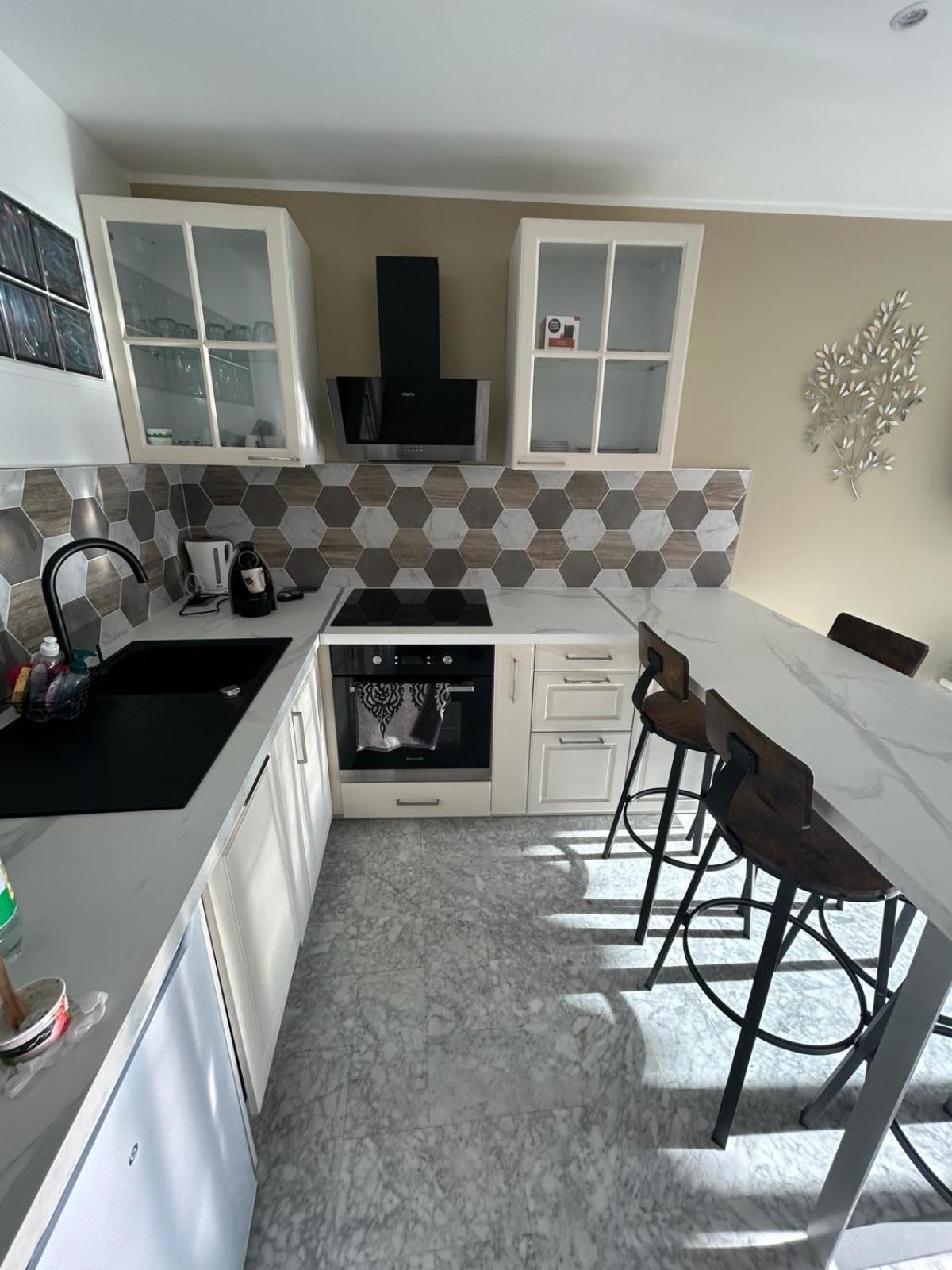 Immeuble Le Regency, 4 Pieces, 80 Metres De La * Menton