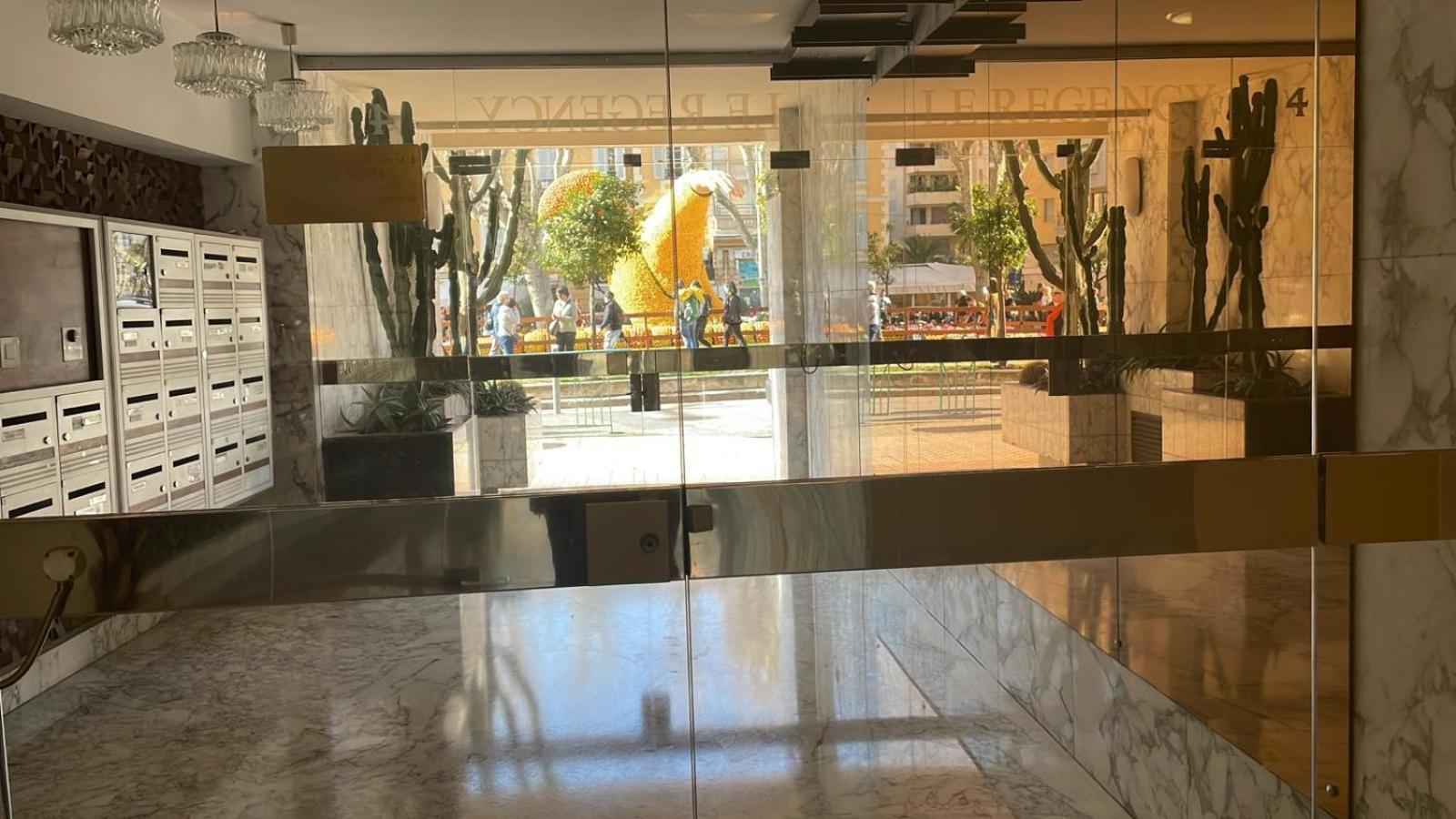 Le Regency, Appartement Familial Au Coeur Du Centre-Ville, Des Celebres Jardins Bioves, Et Seulement A 1 Minute A Pied De La Plage * Menton