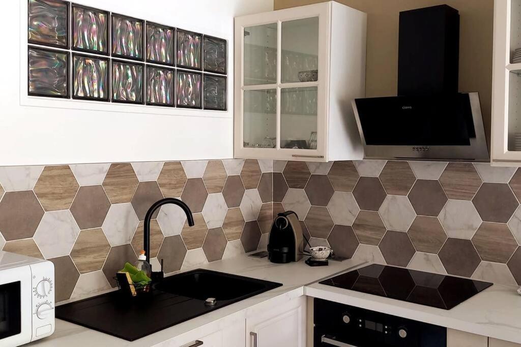 Apartment Immeuble Le Regency, 4 Pieces, 80 Metres De La Menton