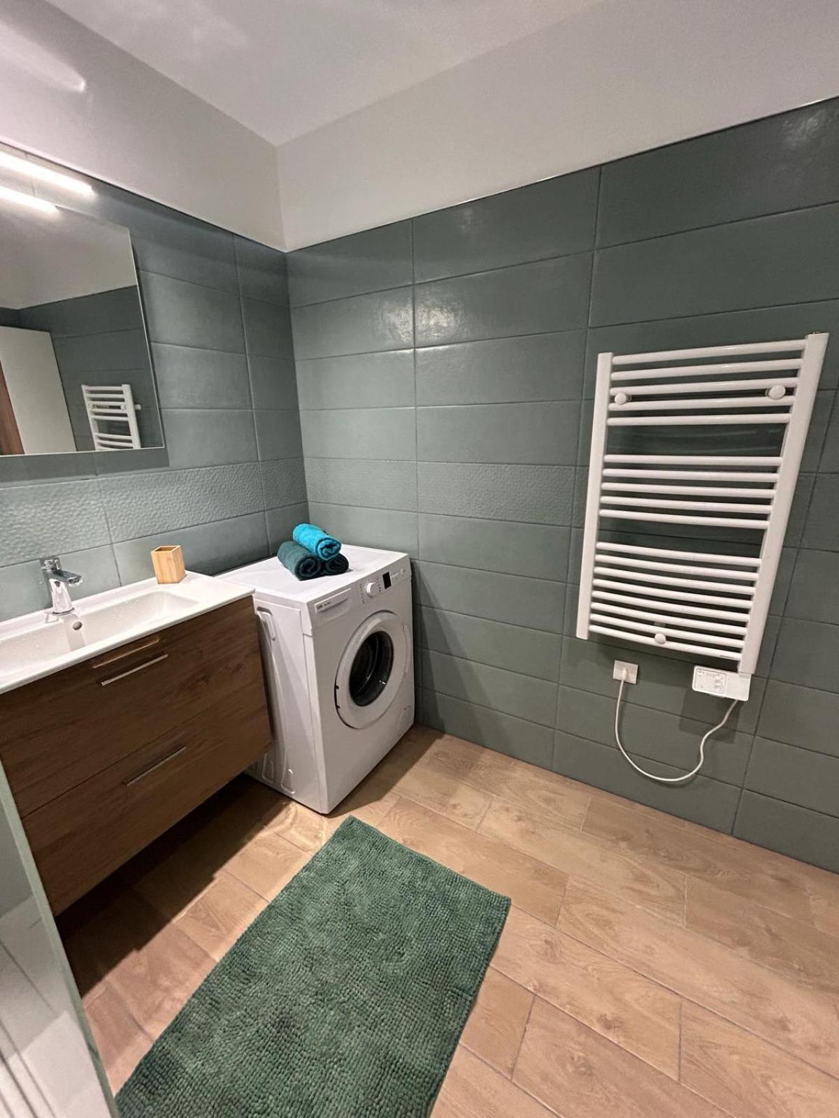 Immeuble Le Regency, 4 Pieces, 80 Metres De La